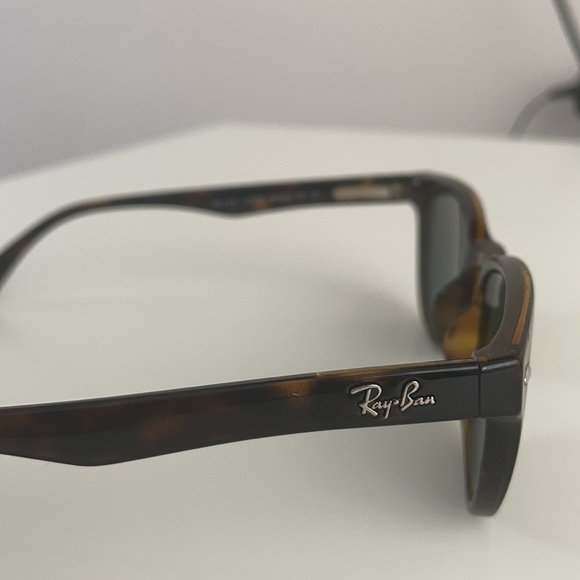 Authentic polarized Ray-Bans - Picture 2 of 4